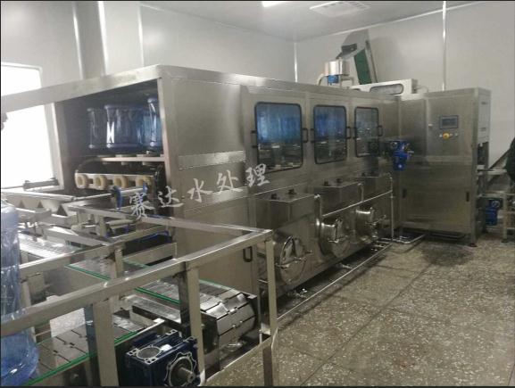 600桶/小時灌裝機  桶裝水